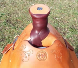 Visalia-style 3B saddle